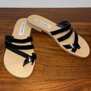 Steve Madden flat sandals Black